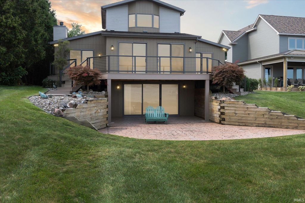 Photo of 500 E Medusa Street, Syracuse, IN 46567 (MLS # 202602507)