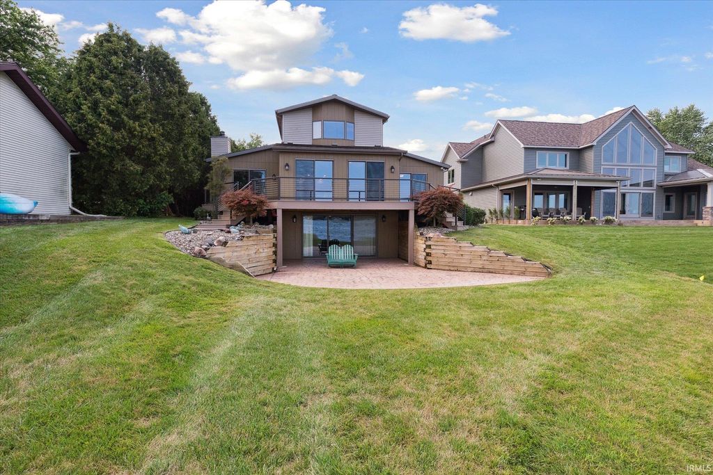 Photo of 500 E Medusa Street, Syracuse, IN 46567 (MLS # 202602507)