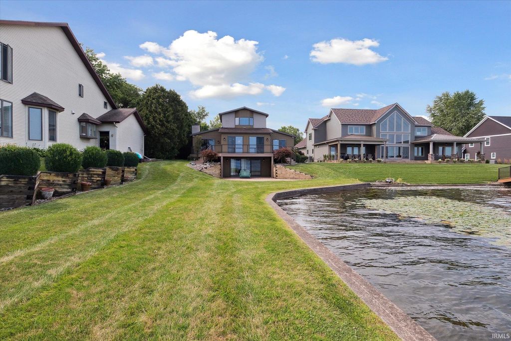 Photo of 500 E Medusa Street, Syracuse, IN 46567 (MLS # 202602507)