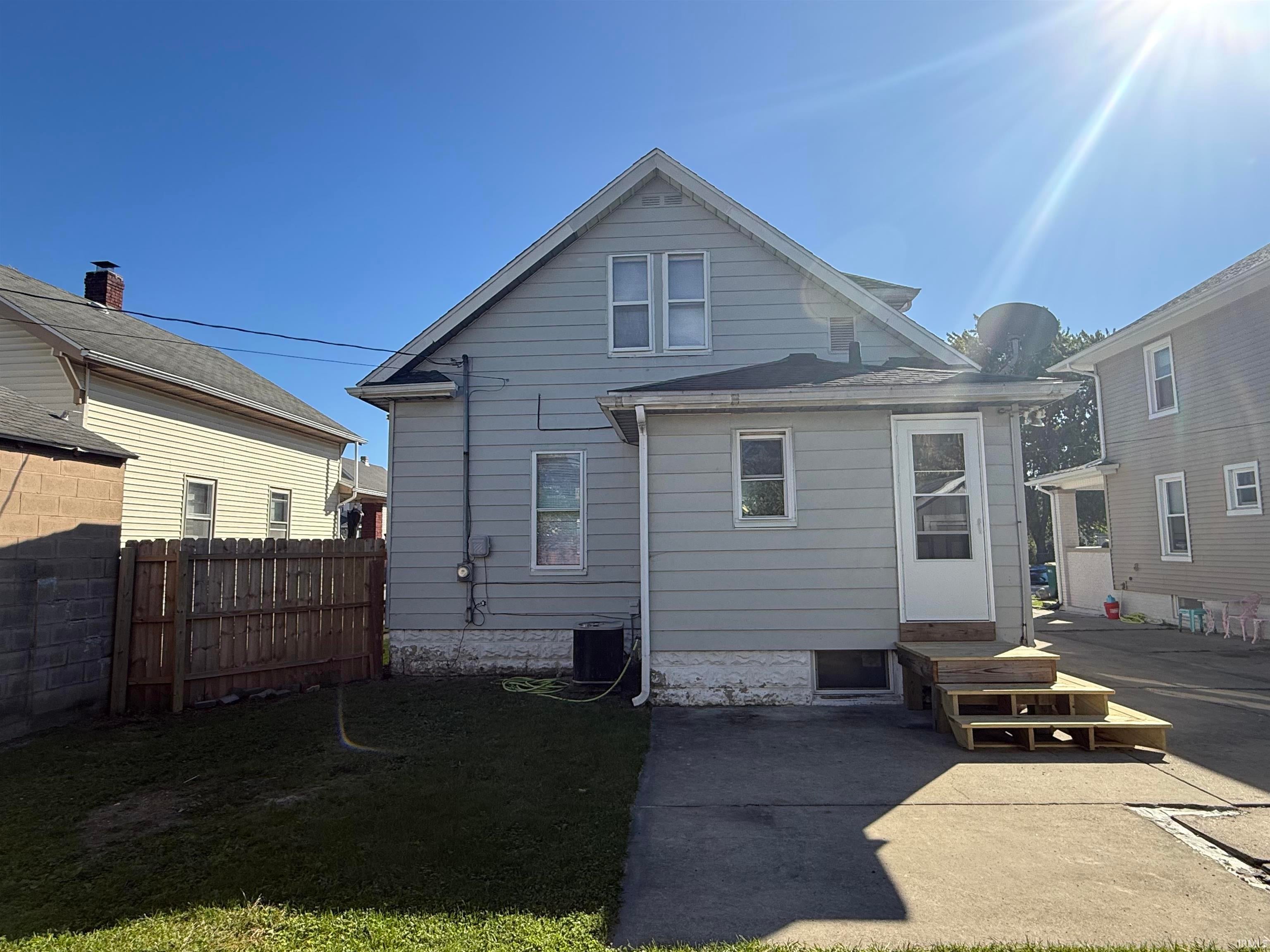 714 W 6th Street