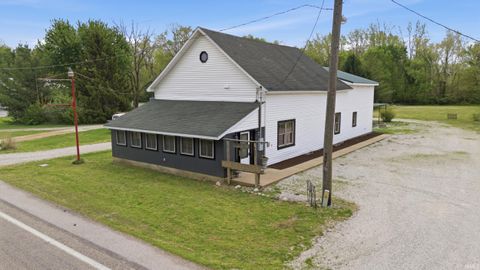 Photo of 8605 W ST RD 26, Rossville, IN 46065 (MLS # 202545795)