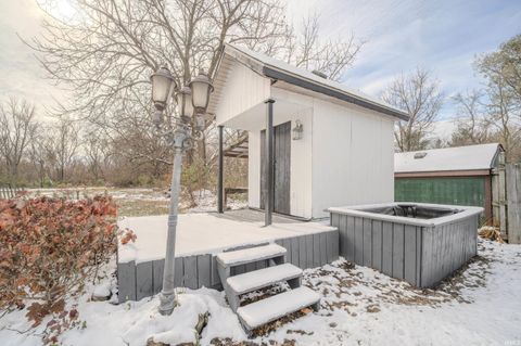 Tiny photo for 8605 W ST RD 26, Rossville, IN 46065 (MLS # 202545795)