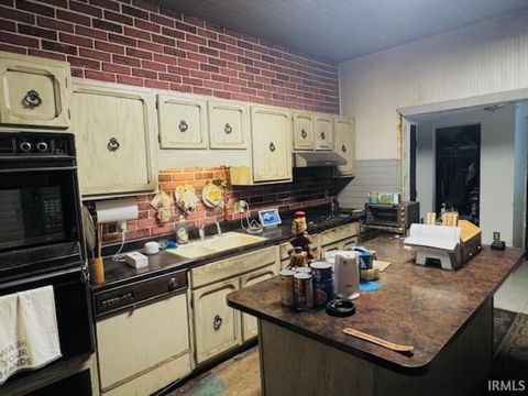 Tiny photo for 820 E SYCAMORE Street, Kokomo, IN 46901 (MLS # 202527903)
