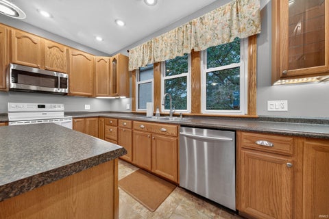 Tiny photo for 2313 High Street, Logansport, IN 46947 (MLS # 202638490)