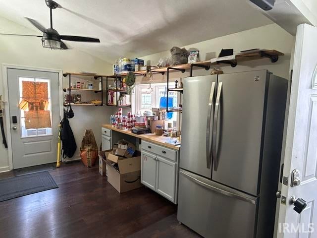 Photo of 1314 Glenwood Avenue, Fort Wayne, IN 46805 (MLS # 202621841)