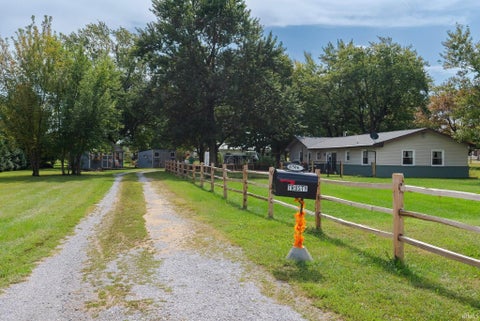 Tiny photo for 6506 E 250 N Road, Monticello, IN 47960 (MLS # 202639039)