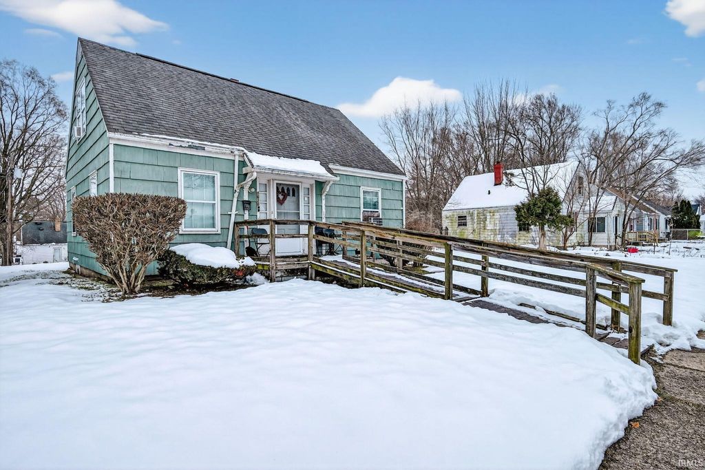 Photo of 1626 Johnson Street, South Bend, IN 46628 (MLS # 202549827)