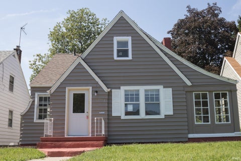 Photo of 3728 Reed Street, Fort Wayne, IN 46806 (MLS # 202636744)