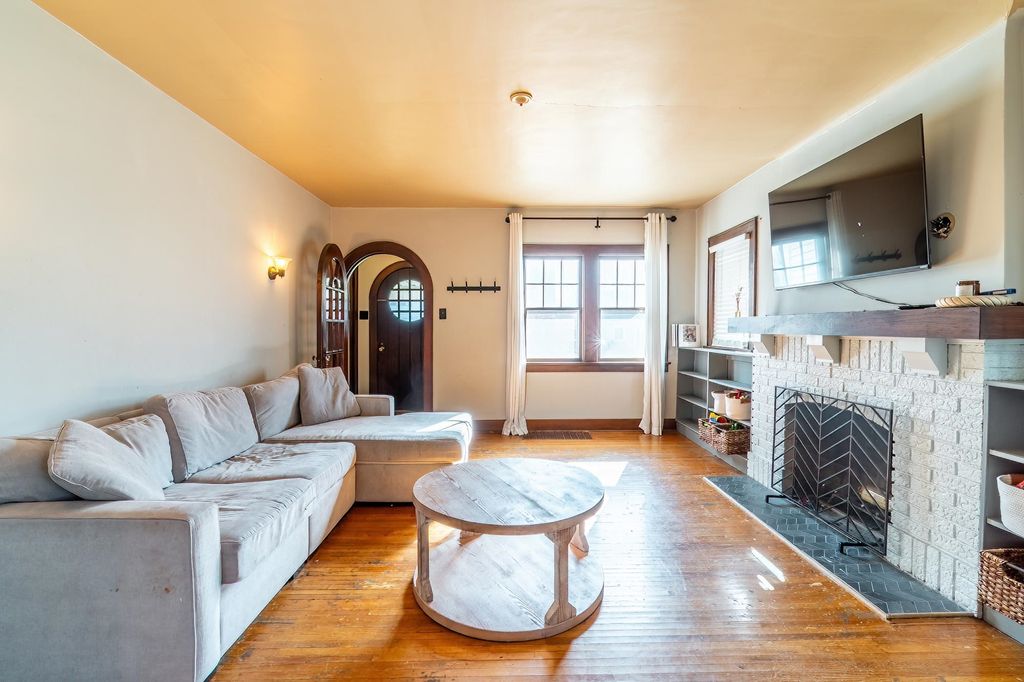 Photo of 4814 Arlington Avenue, Fort Wayne, IN 46807 (MLS # 202611831)