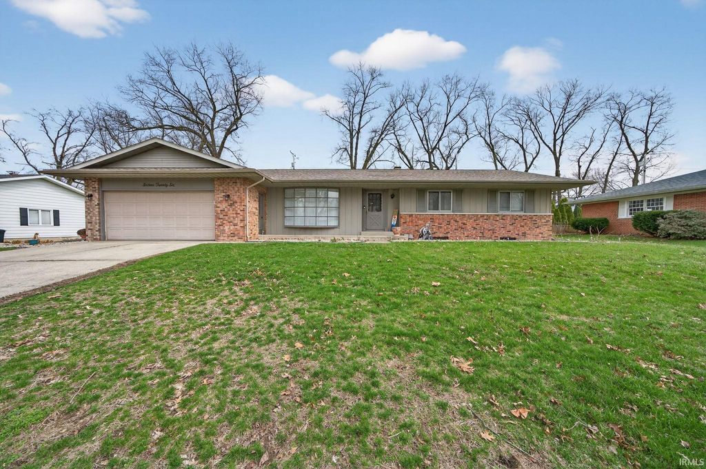 Photo of 1626 N Bay Drive, Elkhart, IN 46514 (MLS # 202610003)