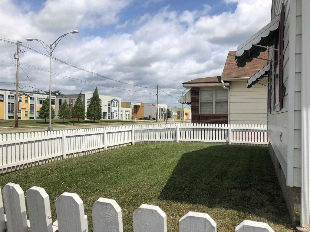 Photo of 2201 N Fulton Avenue, Evansville, IN 47710 (MLS # 202641237)