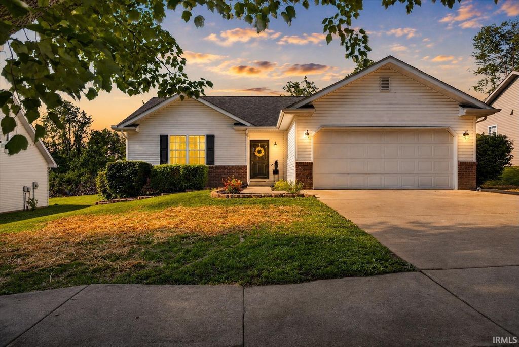 Photo of 412 E Cardinal Glen Drive, Bloomington, IN 47401 (MLS # 202619122)