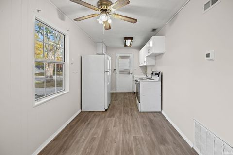 Tiny photo for 2605 Oxford Street, Lafayette, IN 47909 (MLS # 202545786)