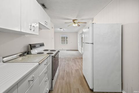 Tiny photo for 2605 Oxford Street, Lafayette, IN 47909 (MLS # 202545786)