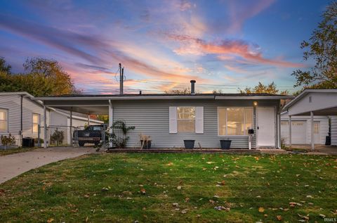 Tiny photo for 2605 Oxford Street, Lafayette, IN 47909 (MLS # 202545786)