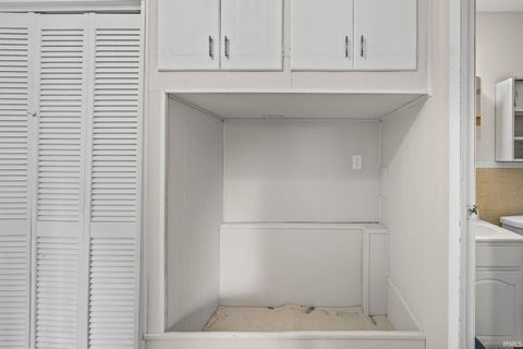 Tiny photo for 2605 Oxford Street, Lafayette, IN 47909 (MLS # 202545786)