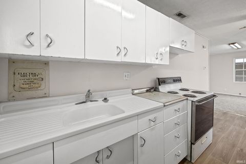 Tiny photo for 2605 Oxford Street, Lafayette, IN 47909 (MLS # 202545786)