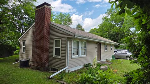 Tiny photo for 2410 Union Street, Lafayette, IN 47904 (MLS # 202523581)