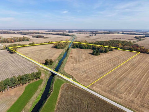 Photo of 1484 N 1000 W, Medaryville, IN 47957 (MLS # 202644292)