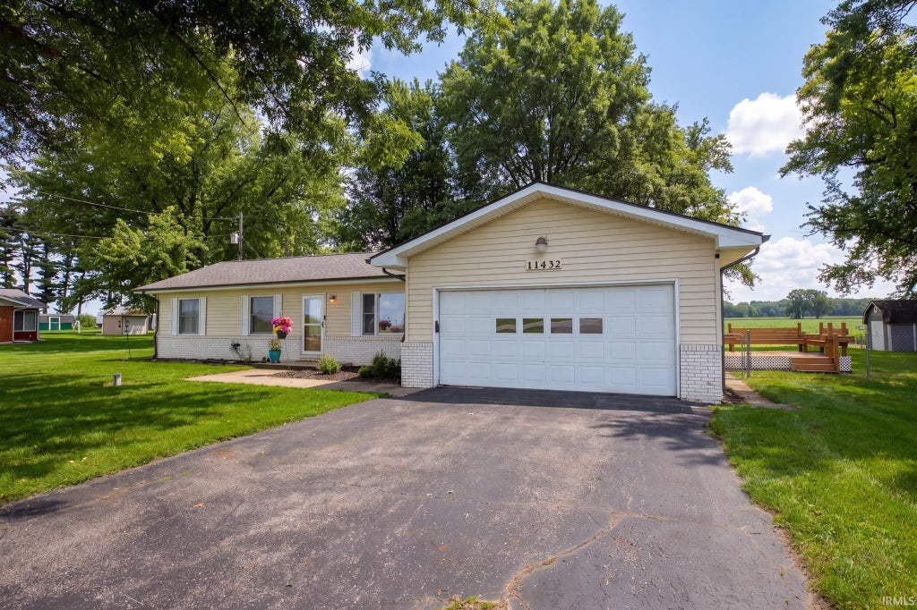 Photo of 11432 King Road, Plymouth, IN 46563 (MLS # 202635563)