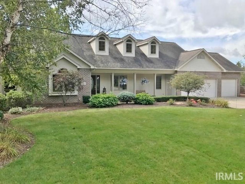 Photo of 1425 Lakeside Drive, Kendallville, IN 46755 (MLS # 202546478)