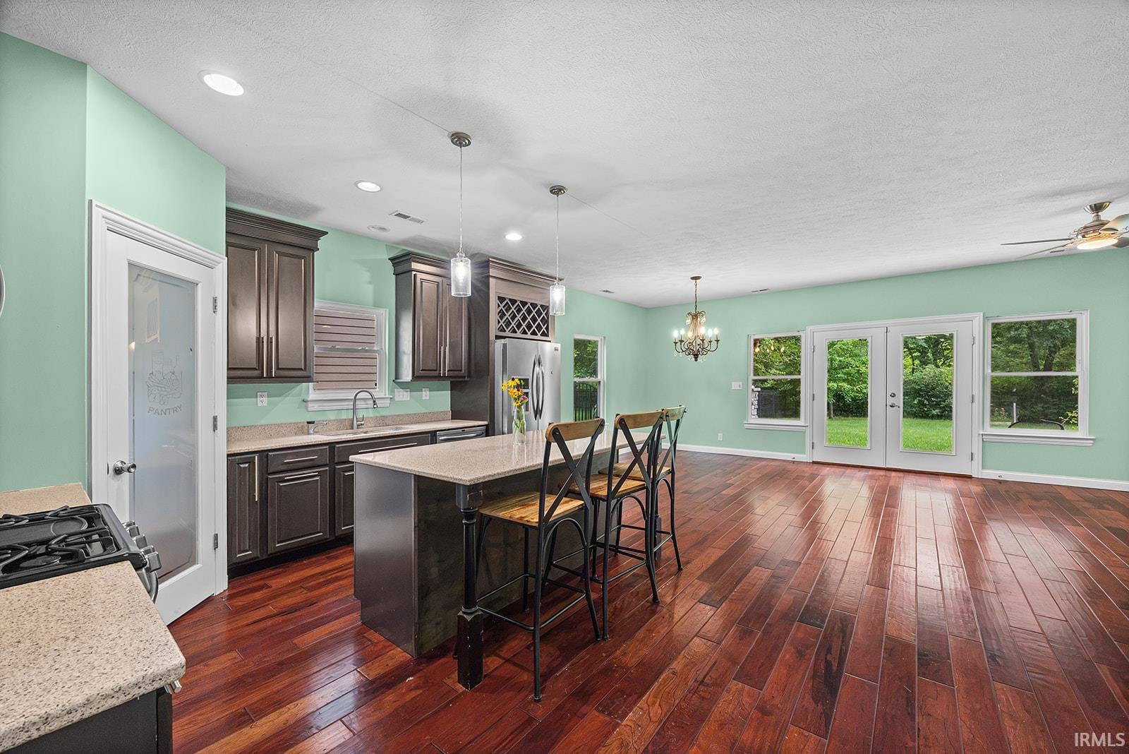 1020 Happy Hollow Road