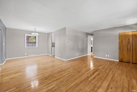 Tiny photo for 201 W Navajo Street, West Lafayette, IN 47906 (MLS # 202624172)