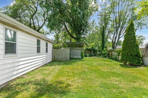 Tiny photo for 201 W Navajo Street, West Lafayette, IN 47906 (MLS # 202624172)