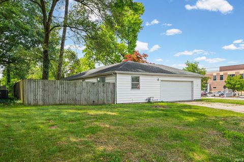 Tiny photo for 201 W Navajo Street, West Lafayette, IN 47906 (MLS # 202624172)