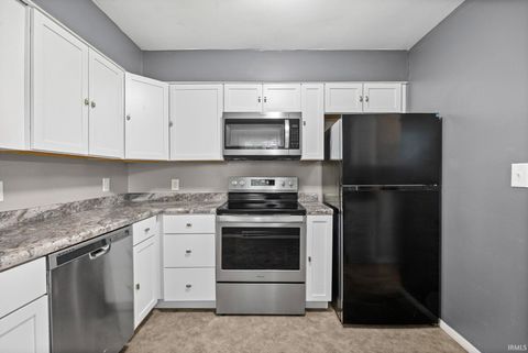 Tiny photo for 201 W Navajo Street, West Lafayette, IN 47906 (MLS # 202624172)