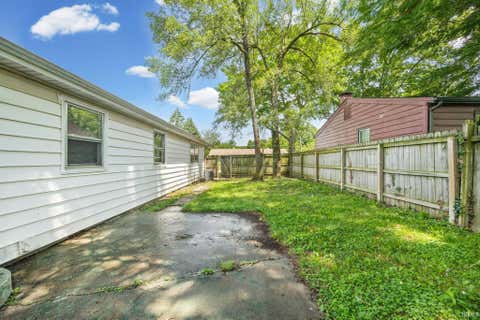 Tiny photo for 201 W Navajo Street, West Lafayette, IN 47906 (MLS # 202624172)