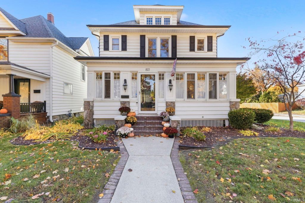 Photo of 801 S 6th Street, Goshen, IN 46526 (MLS # 202545941)