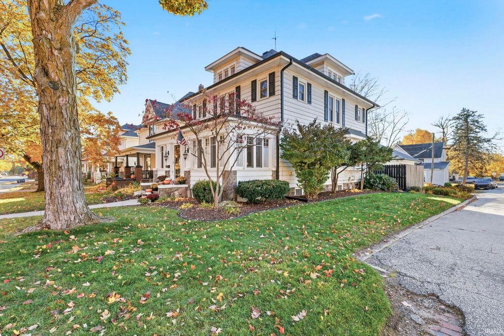 Photo of 801 S 6th Street, Goshen, IN 46526 (MLS # 202545941)