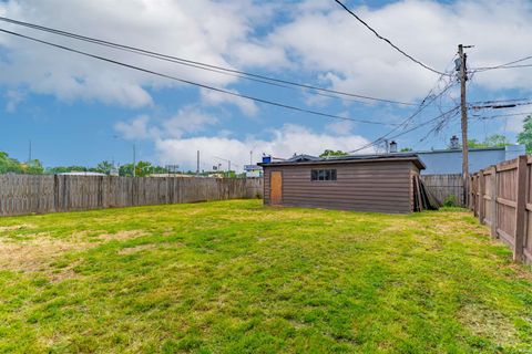 Tiny photo for 1250 Maple Court Street, Evansville, IN 47714 (MLS # 202615534)