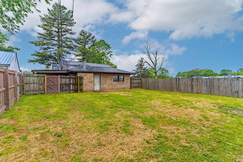 Tiny photo for 1250 Maple Court Street, Evansville, IN 47714 (MLS # 202615534)