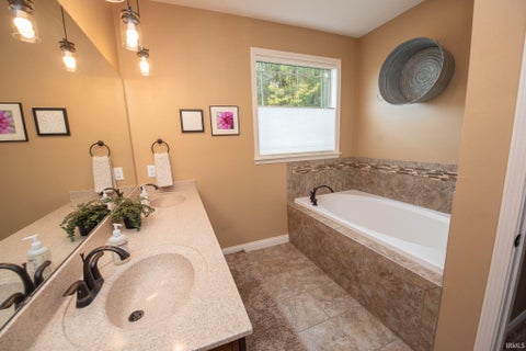 Tiny photo for 2837 S 900 East, Lafayette, IN 47905 (MLS # 202644723)