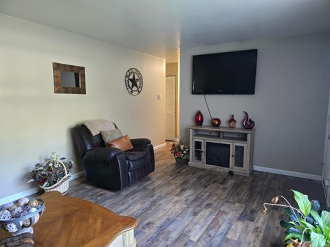 Tiny photo for 235 GREENBRIAR Street, Kokomo, IN 46901 (MLS # 202529712)