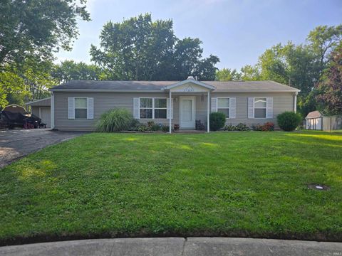 Photo of 235 GREENBRIAR Street, Kokomo, IN 46901 (MLS # 202529712)
