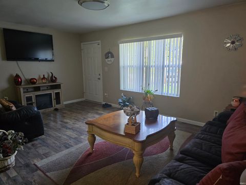 Tiny photo for 235 GREENBRIAR Street, Kokomo, IN 46901 (MLS # 202529712)