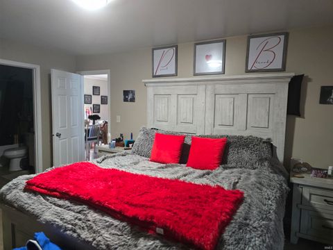 Tiny photo for 235 GREENBRIAR Street, Kokomo, IN 46901 (MLS # 202529712)