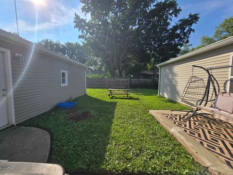 Tiny photo for 235 GREENBRIAR Street, Kokomo, IN 46901 (MLS # 202529712)