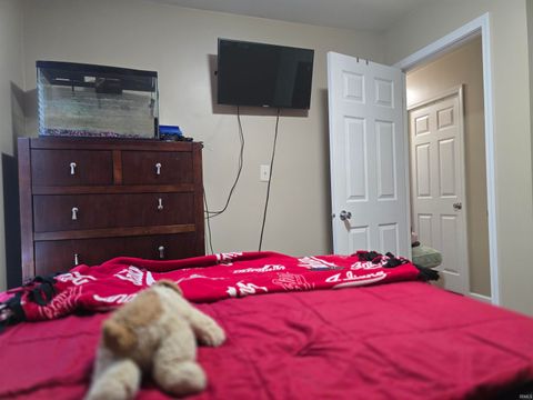 Tiny photo for 235 GREENBRIAR Street, Kokomo, IN 46901 (MLS # 202529712)