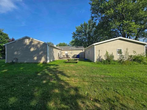 Tiny photo for 235 GREENBRIAR Street, Kokomo, IN 46901 (MLS # 202529712)