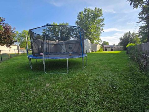 Tiny photo for 235 GREENBRIAR Street, Kokomo, IN 46901 (MLS # 202529712)