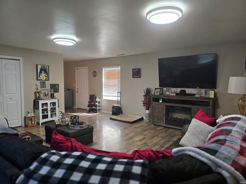 Tiny photo for 235 GREENBRIAR Street, Kokomo, IN 46901 (MLS # 202529712)