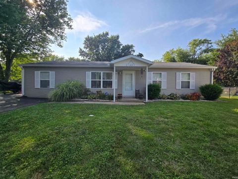 Tiny photo for 235 GREENBRIAR Street, Kokomo, IN 46901 (MLS # 202529712)