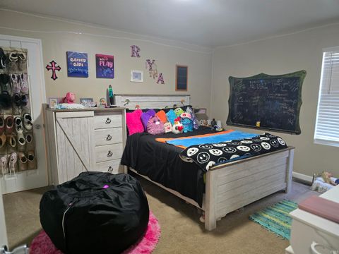 Tiny photo for 235 GREENBRIAR Street, Kokomo, IN 46901 (MLS # 202529712)