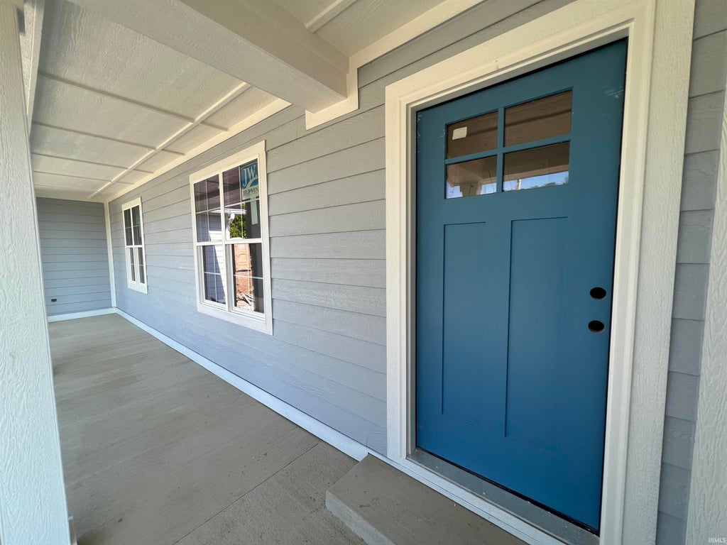 Photo of 908 E Main Street, Gas City, IN 46933 (MLS # 202642130)