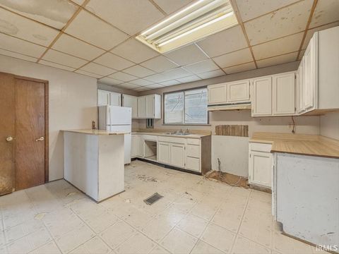 Tiny photo for 204 E Pennsylvania Street, Shelbyville, IN 46176 (MLS # 202611932)