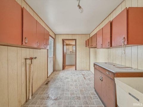 Tiny photo for 204 E Pennsylvania Street, Shelbyville, IN 46176 (MLS # 202611932)